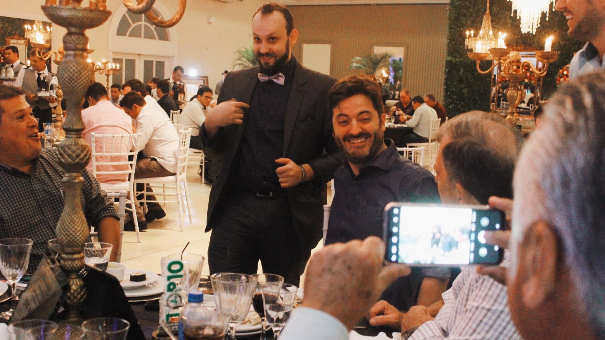 Gui Parras em evento corporativo.