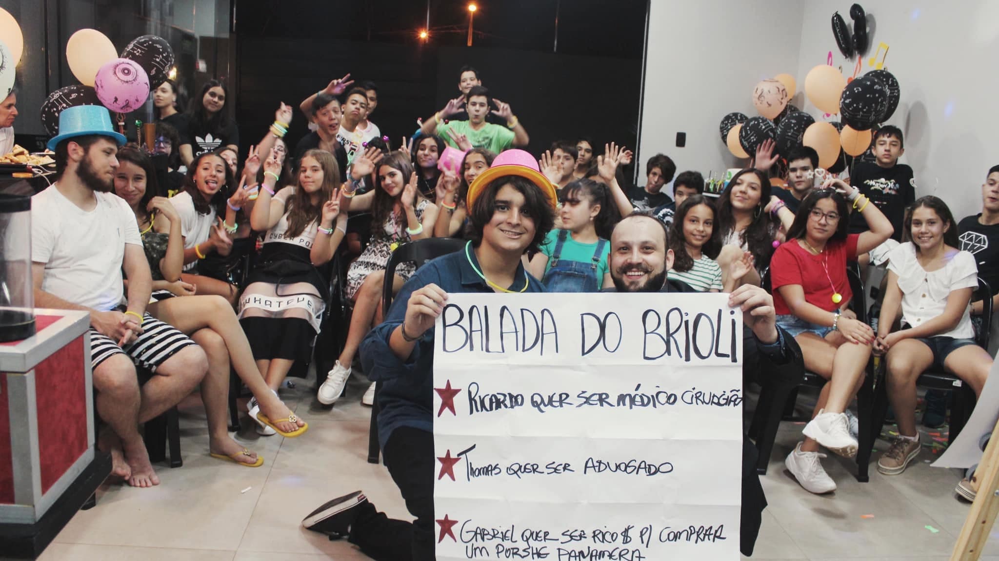 Gui Parras com participantes durante a palestra Mágica Além dos Sonhos